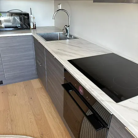 Downtown Design Sea View Aurora דירה טרומסה